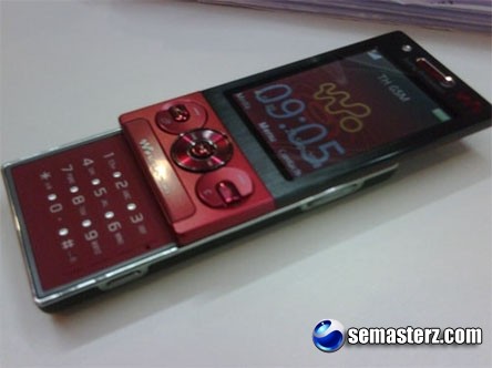 Фотографии Sony Ericsson Rika в красном