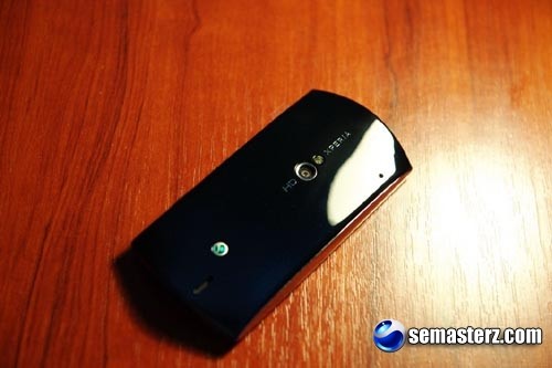 Sony Ericsson Xperia Neo: первые впечатления