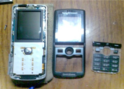Разобранный телефон Sony Ericsson K750i
