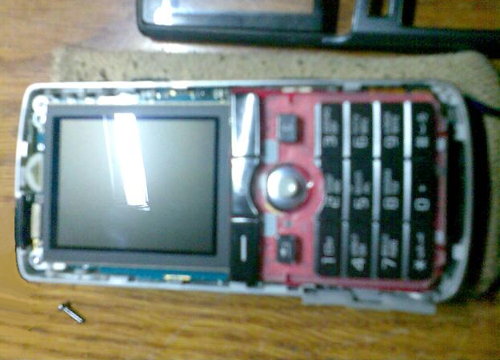 Красная пленка под клавиатурой Sony Ericsson K750i