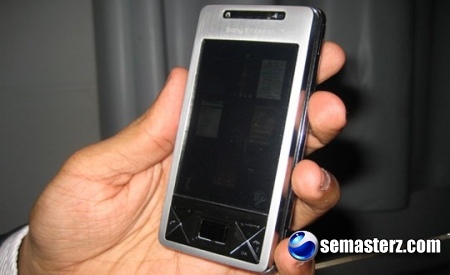 Документы на сайте Sony Ericsson открывают новые подробности XPERIA X1