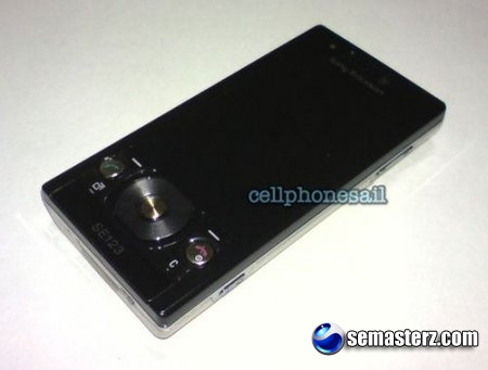 Появилась фотография нового Walkman-телефона Sony Ericsson