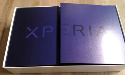 Открытие коробки Sony Ericsson XPERIA X1
