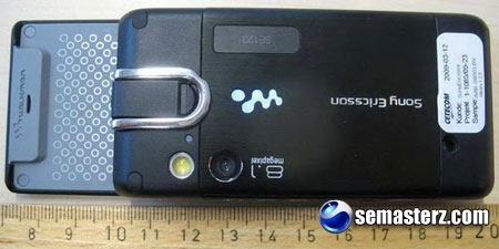 Мобильный Sony Ericsson W995a одобрен FCC