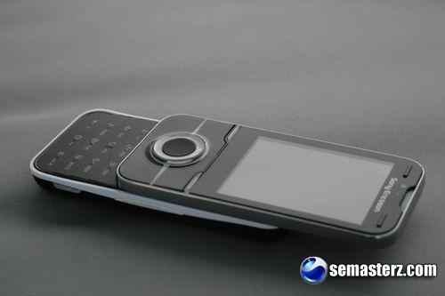 Sony Ericsson Yari – новые фото и цена на телефон