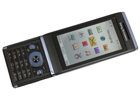 «Живые» фото топового 8-МП игрового телефона Sony Ericsson Aino
