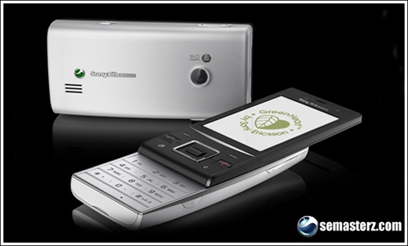 «Связной» начинает продажи «зелёного» телефона Sony Ericsson Haze