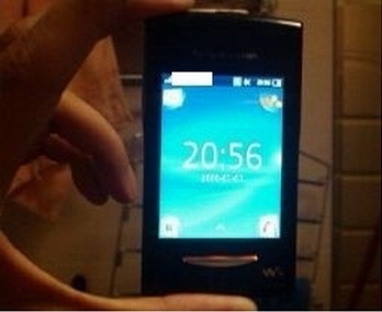 Sony Ericsson W150i TeaCake - Android смартфон из серии Walkman на фото